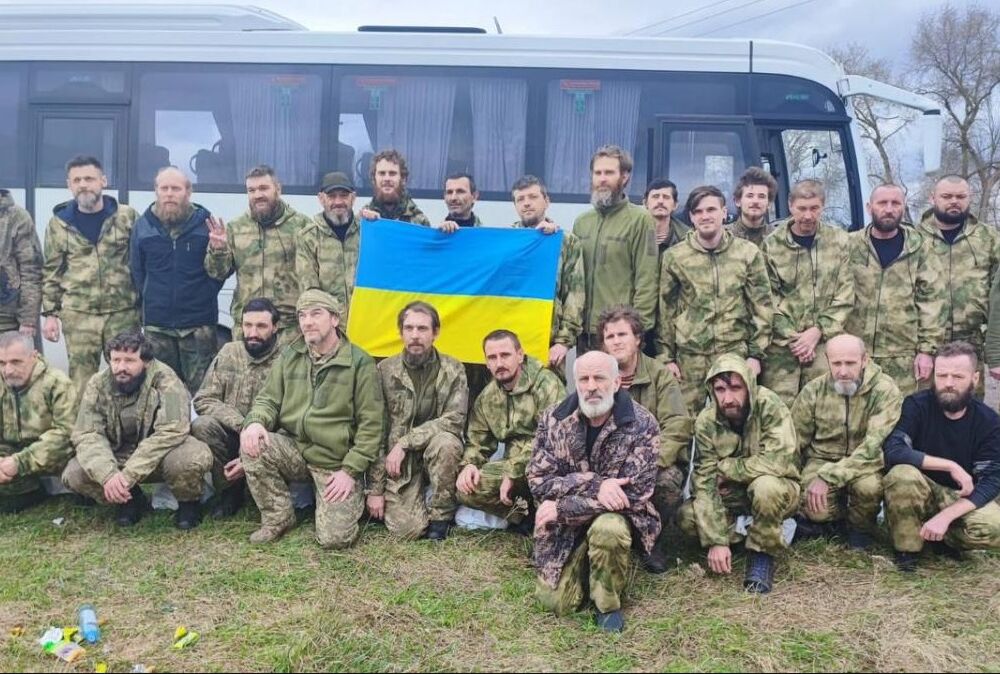 Напередодні Великодня до України з полону повернулися ще 130 захисників