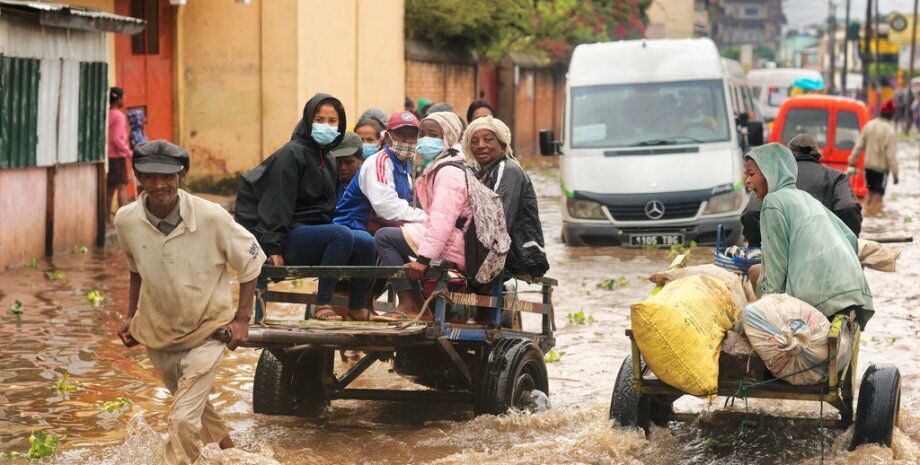 Потужний циклон на Мадагаскарі: затоплено тисячі будинків, десятки людей загинули