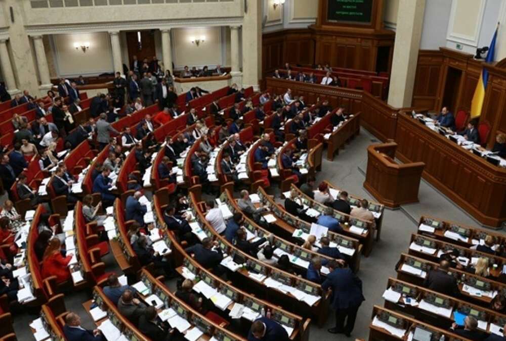 В Раде появилась группа по ликвидации кризиса после решения КСУ