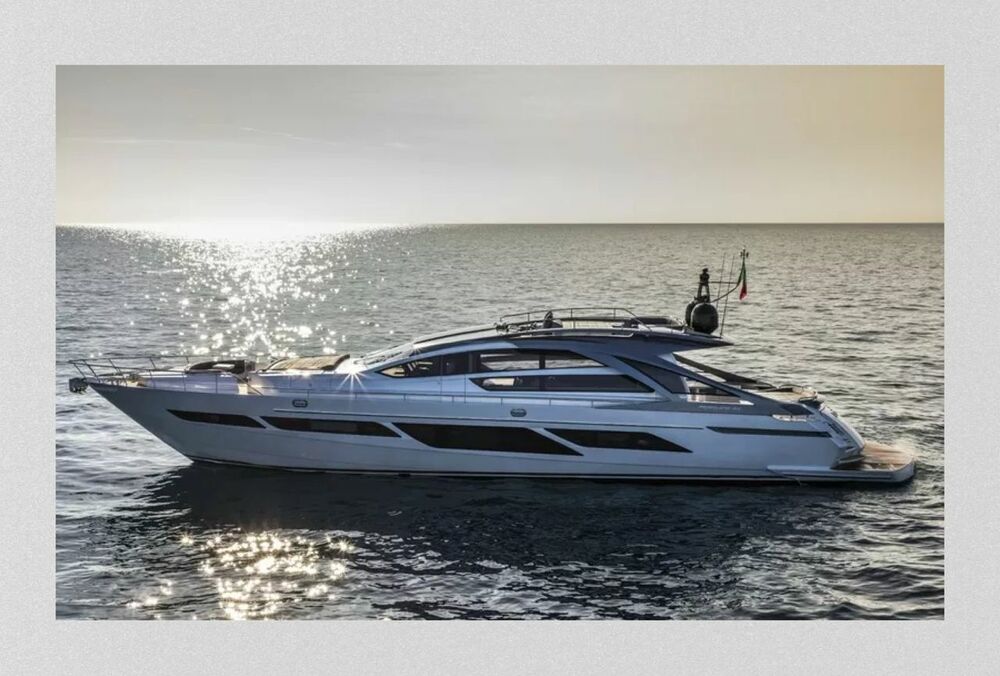 Медведчук у Росії обзавівся елітною яхтою