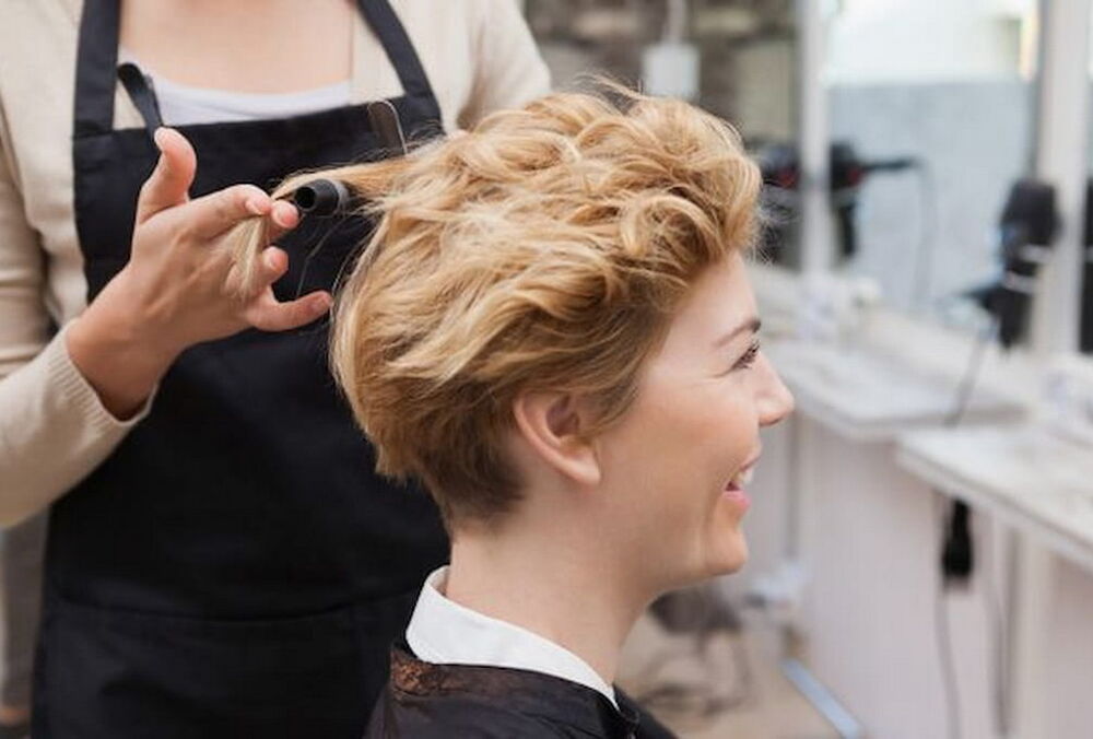 Лунный календарь стрижек на март 2024: когда можно и нельзя стричь и окрашивать волосы