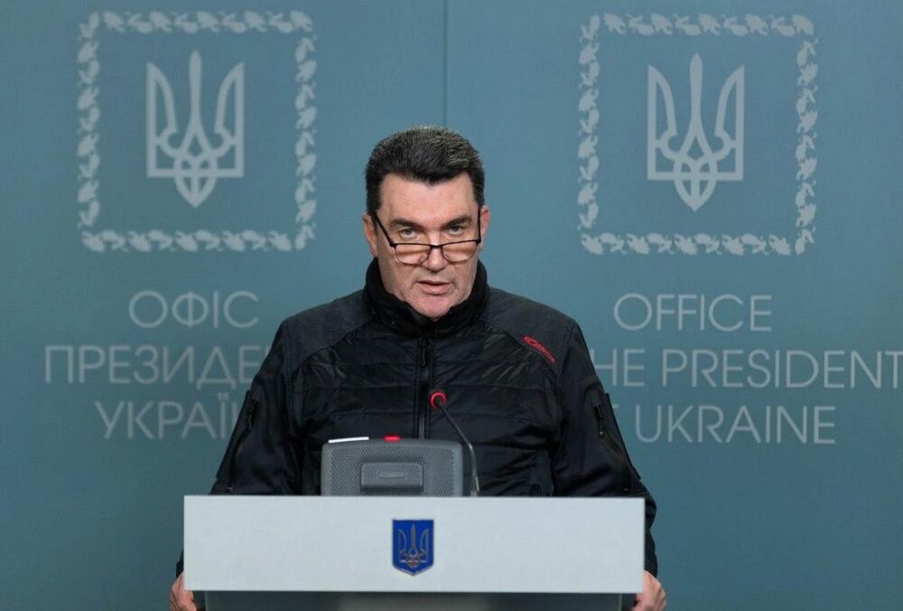 ”Там нет каких-либо процедур”: Данилов объяснил, почему оружие скорее поступает в РФ, чем Украина