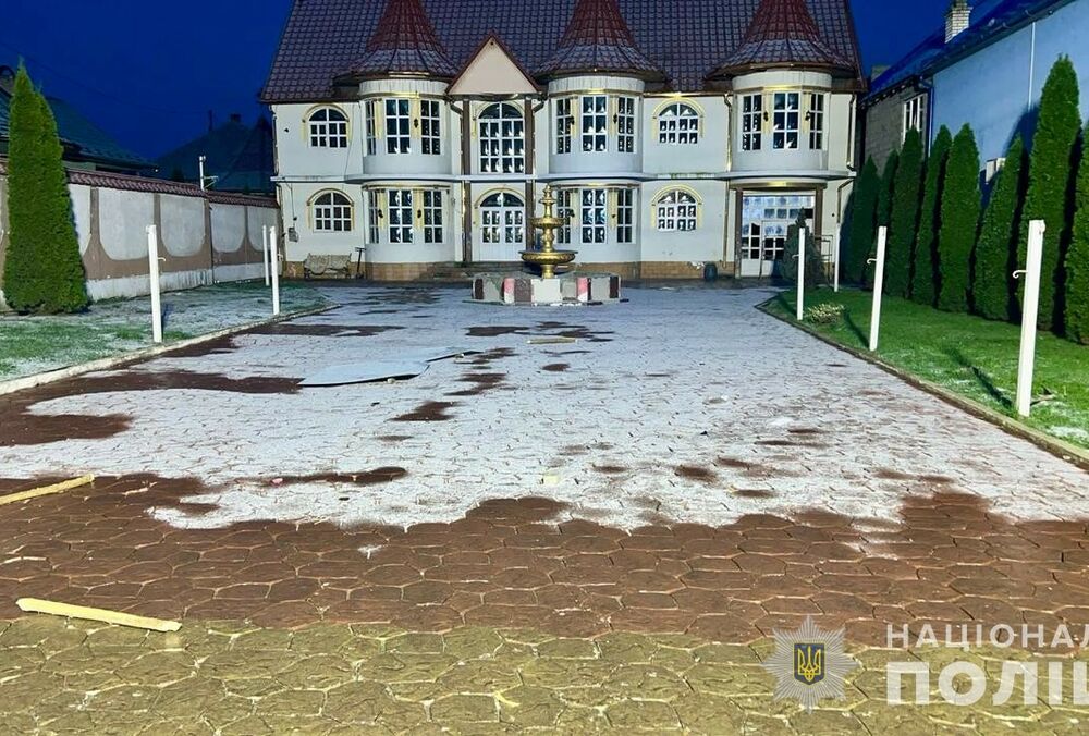 На Закарпатье произошла массовая драка на выборах ”цыганского барона”. Одному человеку пробили голову лопатой