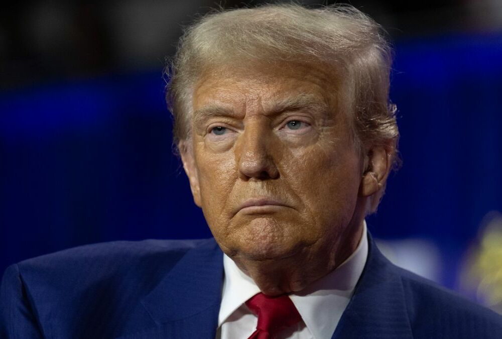 Трамп заявив, що говорив з Путіним про його плани щодо вторгнення в Україну