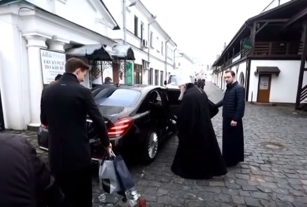 Митрополит УПЦ МП заявил, что ему дали домашний арест