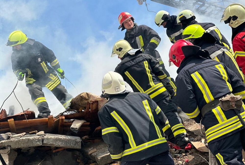 Число погибших в результате удара по Умани выросло до 14 человек