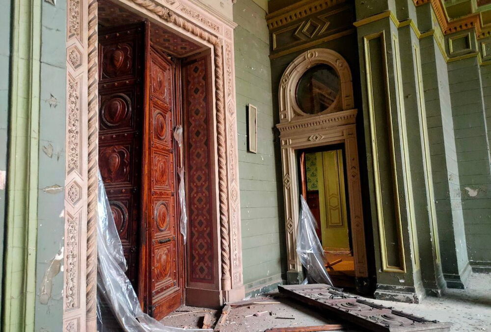 В Одессе после ракетного удара повреждены 15 памятников культурного наследия, среди которых Филармония