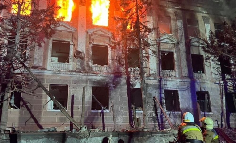 Войска РФ обстреляли из С-300 жилой дом в Николаеве: есть погибший и раненные