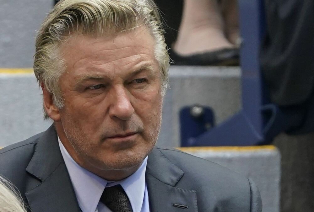 Алек Болдуїн переніс операцію на стегні