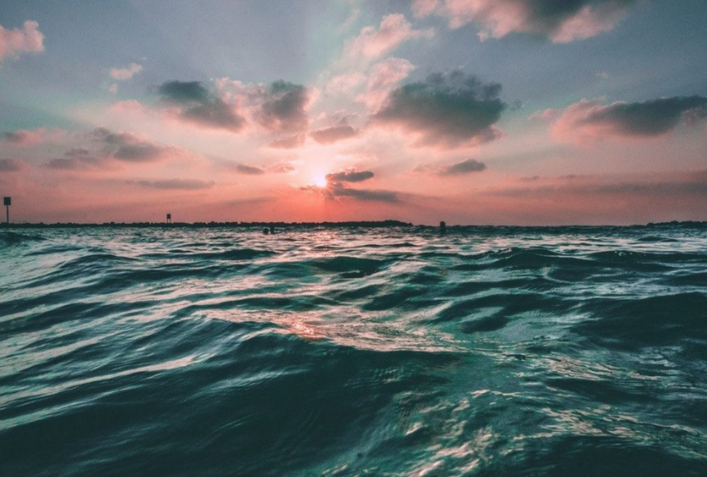 В Одесі під час шторму потонули двоє людей, ще одного шукають