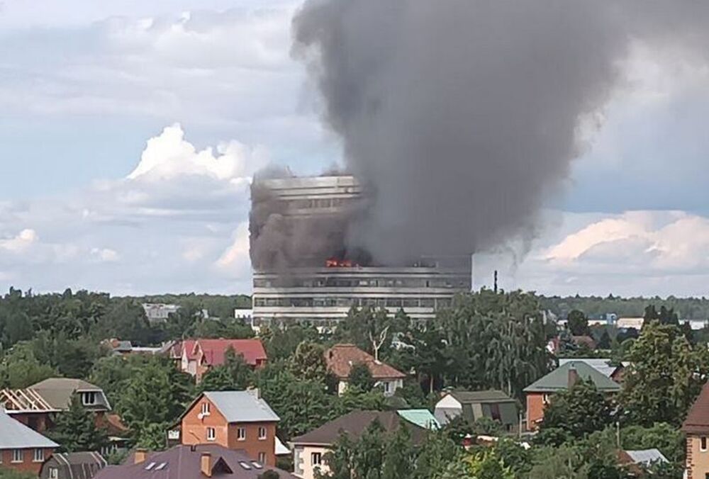 В Подмосковье вспыхнул пожар в НИИ: есть погибшие