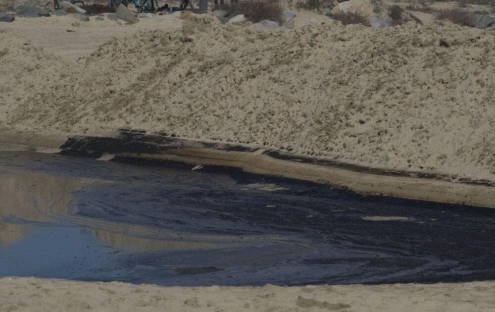 Ситуація з витоком нафтопродуктів у порту Новоросійська загрожує Одеській та Херсонській областям