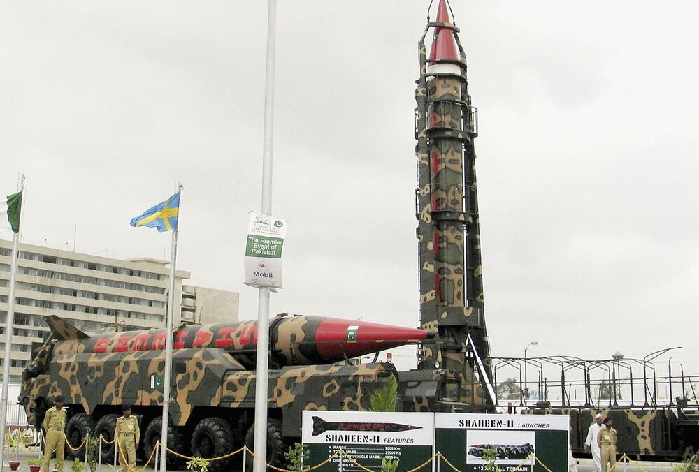 Пакистан випробував балістичну ракету середньої дальності, здатну нести ядерну зброю - ВІДЕО