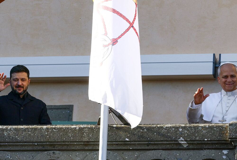 Зеленский встретился с Папой Римским Львом XIV