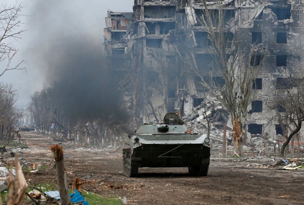 В Мариуполе заметили активное перемещение военной техники РФ В Мариуполе заметили активное перемещение военной техники РФ