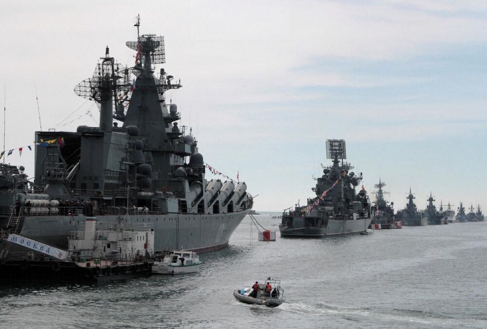 В Черном море на дежурстве находится носитель ”Калибров”: украинцев предупредили о риске ракетных ударов 