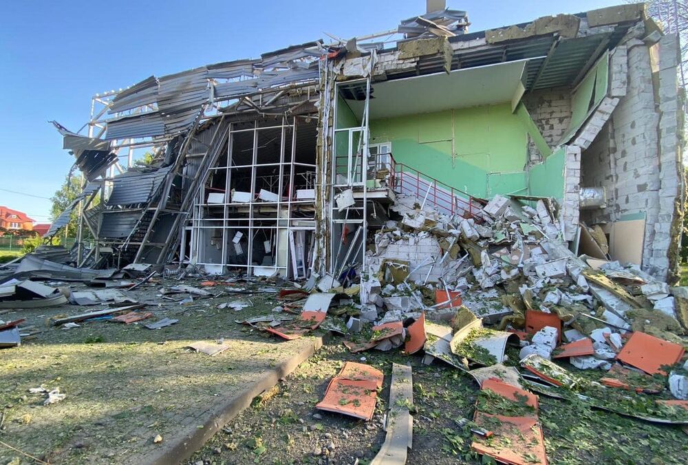 Росіяни скинули п'ять авіабомб на Золочів