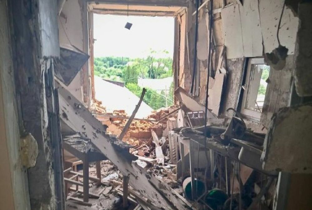 Росіяни поцілили дроном по лікарні на Чернігівщині