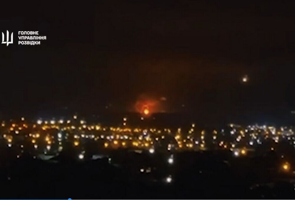 При ударе по аэродрому в Адыгее уничтожили 4 ракеты, 15 авиабомб, 41 УМПК и повредили ВПП