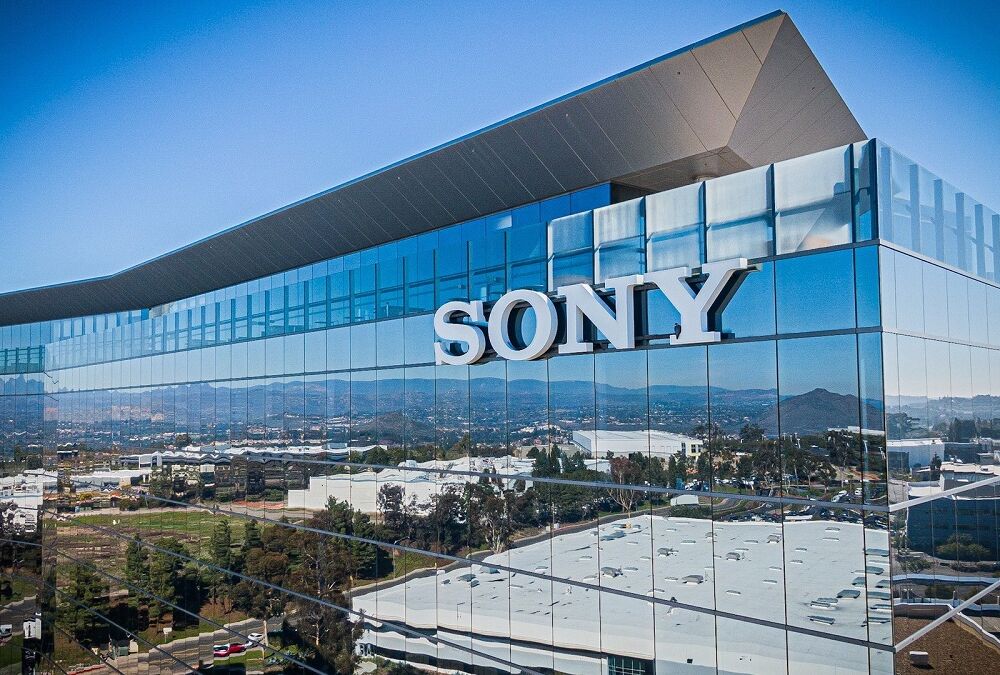 Всего за один день акции компании Sony подешевели на 13%