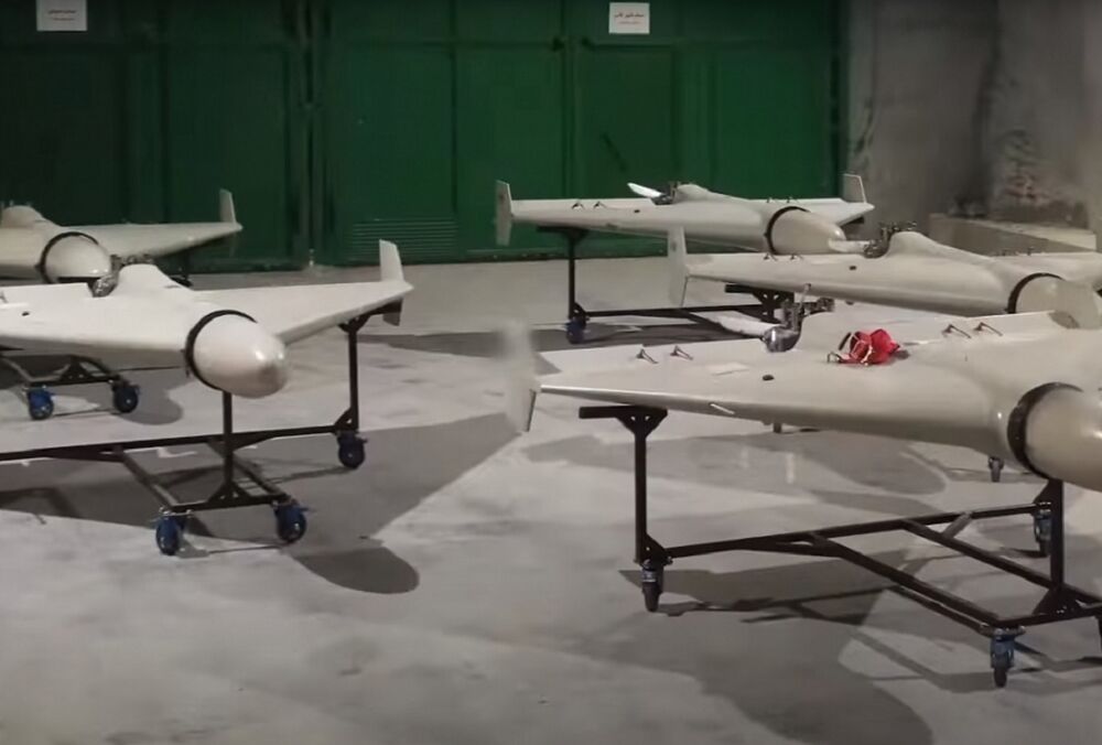 Нічна атака ”Шахедами” по Україні: у Хмельницькій області спалахнув будинок через падіння уламків