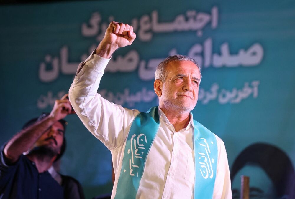 В Ірані президент склав присягу під крики ”Смерть Америці. Смерть Ізраїлю”