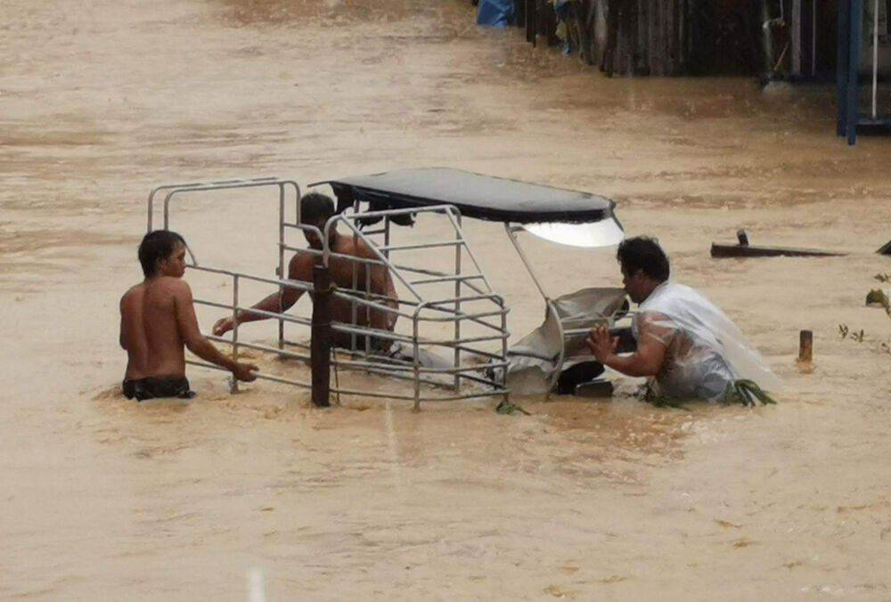 На Филиппины обрушился смертоносный шторм На Филиппины обрушился смертоносный шторм