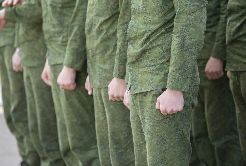 У Кремлі пояснили, навіщо Росія збільшує чисельність армії