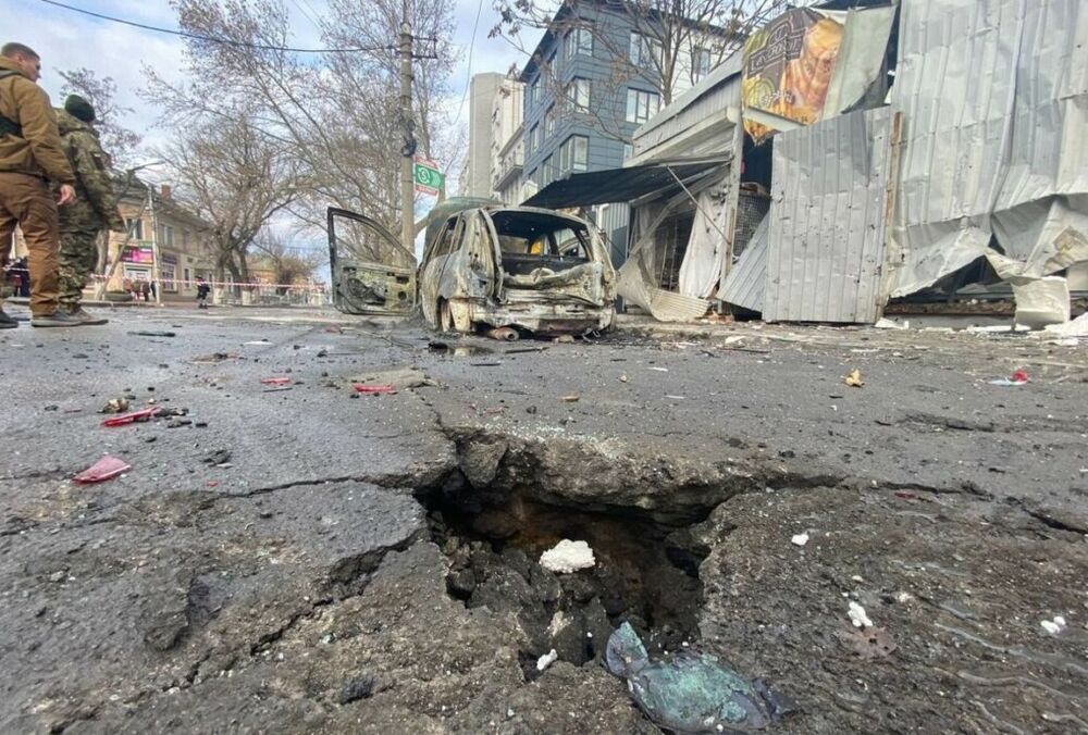 Из-за вражеских обстрелов Херсона погибли два человека