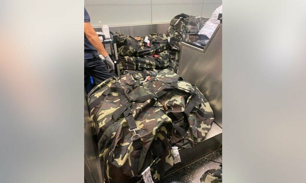 17-річний житель Нью-Йорка зібрав для ЗСУ 54 мішки медичної допомоги