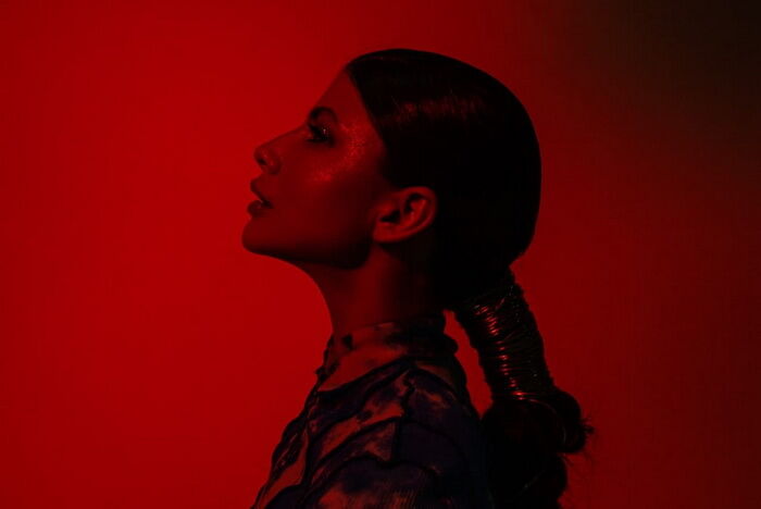 Аліса Мілош повертається на велику сцену у новому образі Аліса Мілош повертається на велику сцену у новому образі