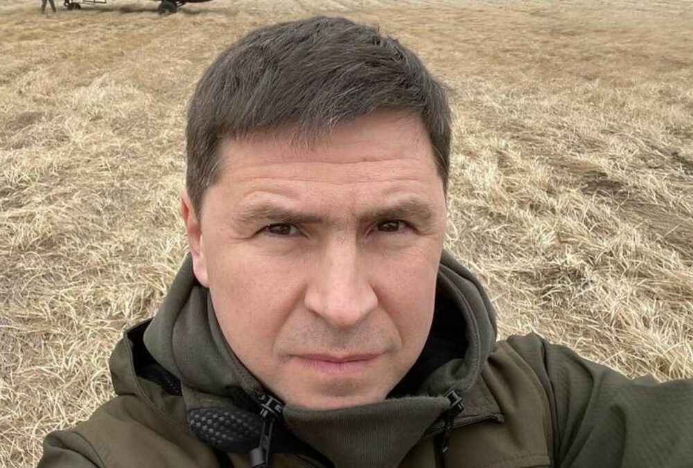 ”Це важке питання”: Подоляк розповів про два варіанти закінчення війни в Україні