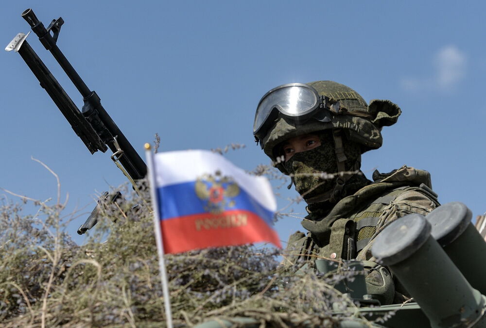 Гайдай предупредил о провокациях российских военных на Донбассе Гайдай предупредил о провокациях российских военных на Донбассе