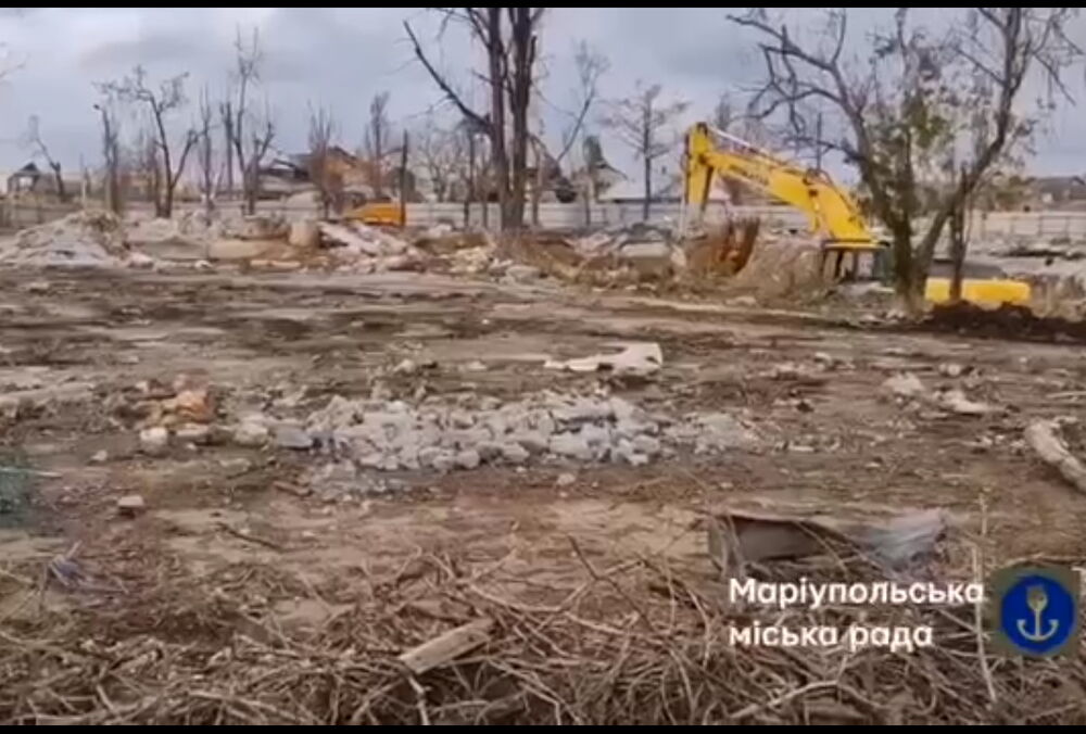 Російські військові пошкодили 90% усіх шкіл Маріуполя: відео