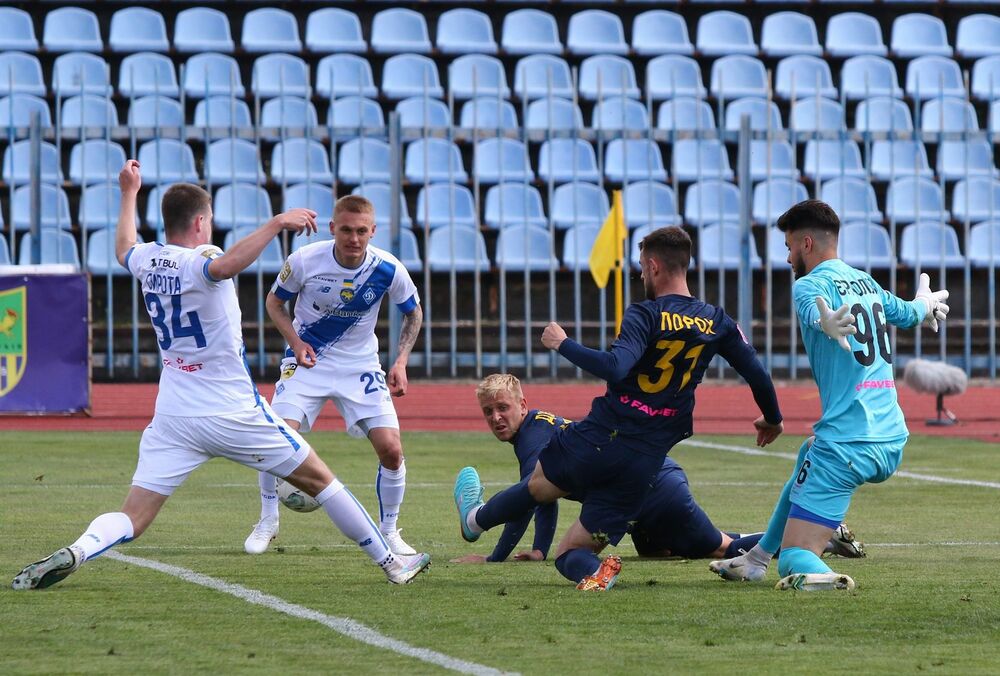 Інфографіка: календар матчів УПЛ на травень