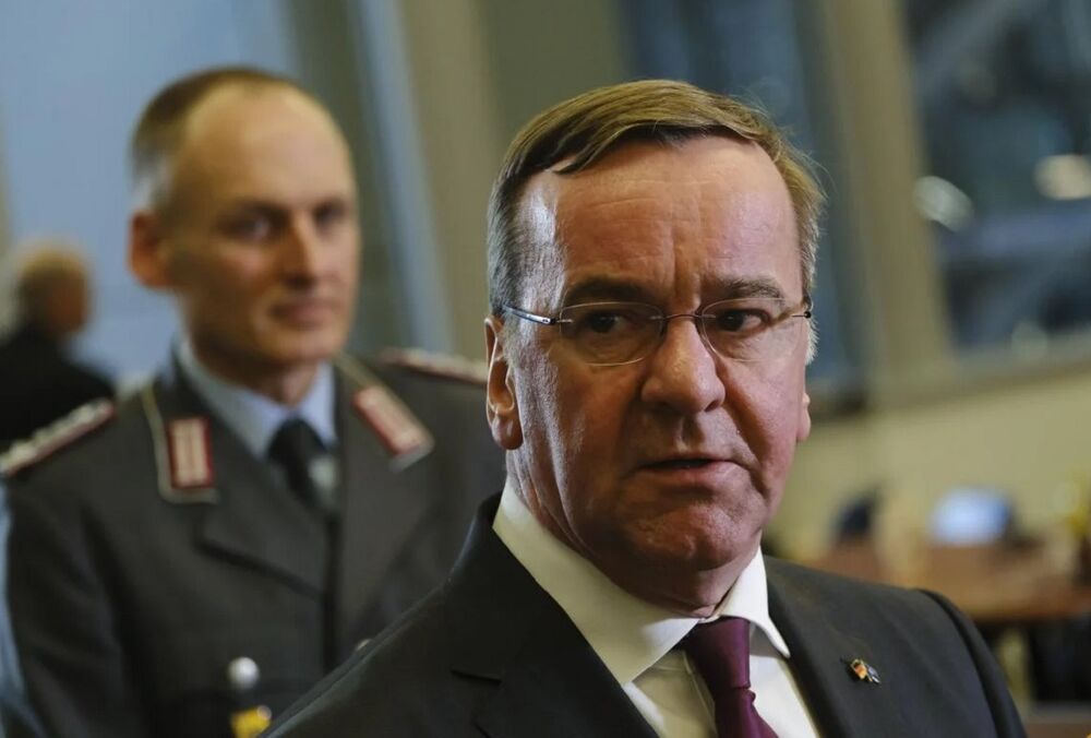 У Міноборони Німеччині пояснили, чому країна не бере участі у ”коаліції винищувачів” У Міноборони Німеччині пояснили, чому країна не бере участі у ”коаліції винищувачів”