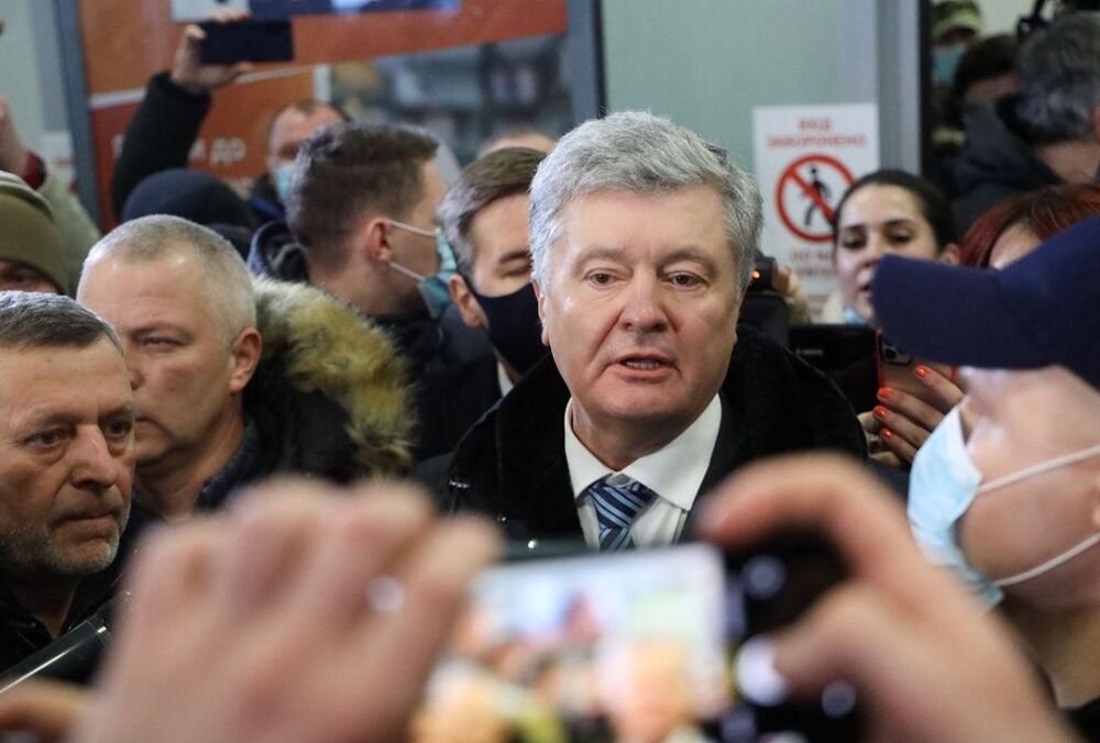 Дело о госизмене Порошенко: в суде объявлен перерыв на неизвестный срок 