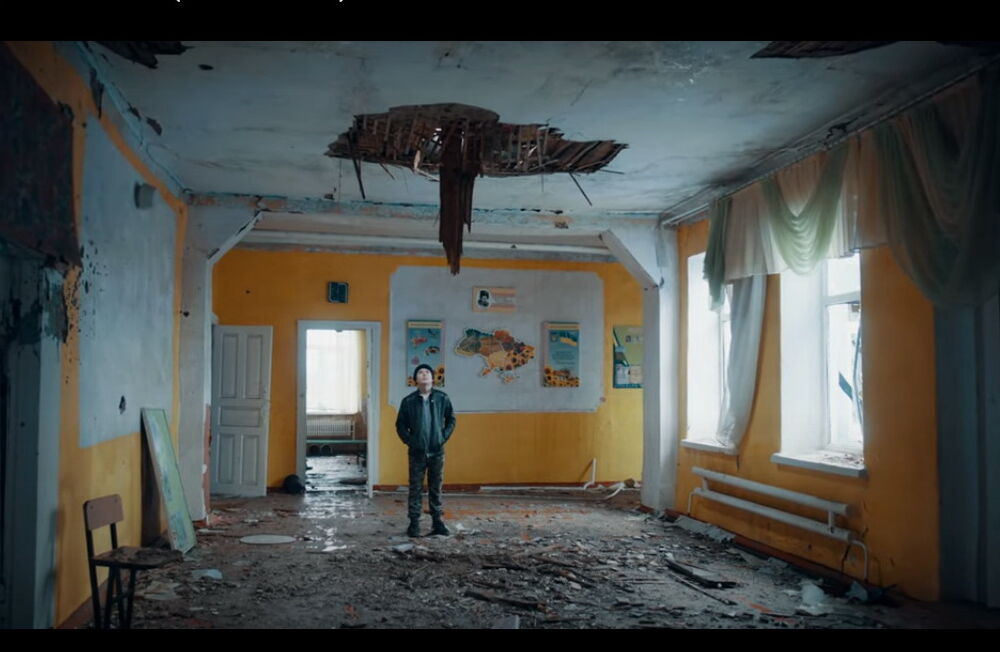 Тисячі українців дякують Imagine Dragons за кліп, знятий на передовій в Україні: відео