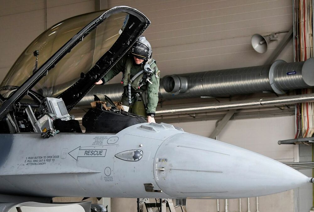 Данія була готова передати Україні F-16 на початку війни