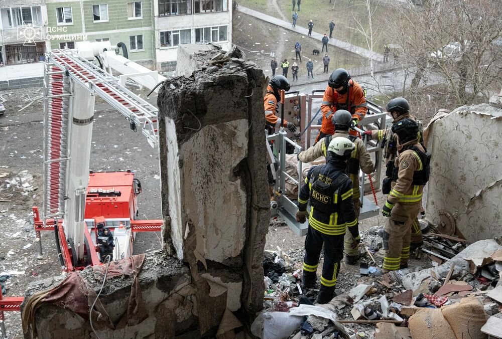 У Сумах серед руїн житлового будинку знайшли ще кілька тіл