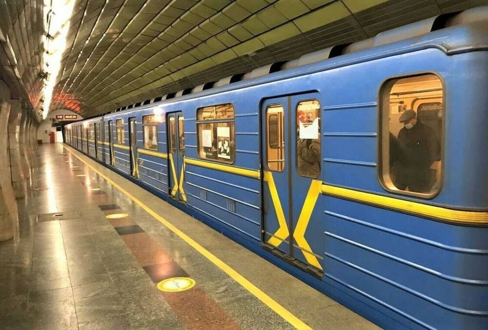 С завтрашнего дня столичное метро сократит интервал движения поездов