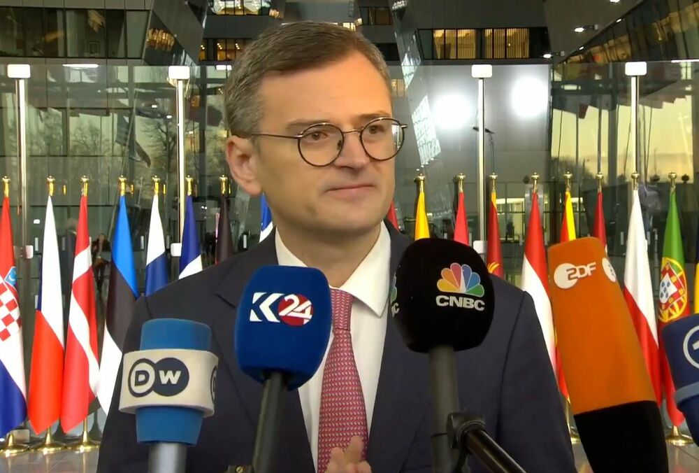 Кулеба заявив, що Україна не просить США відправляти свої війська на фронт