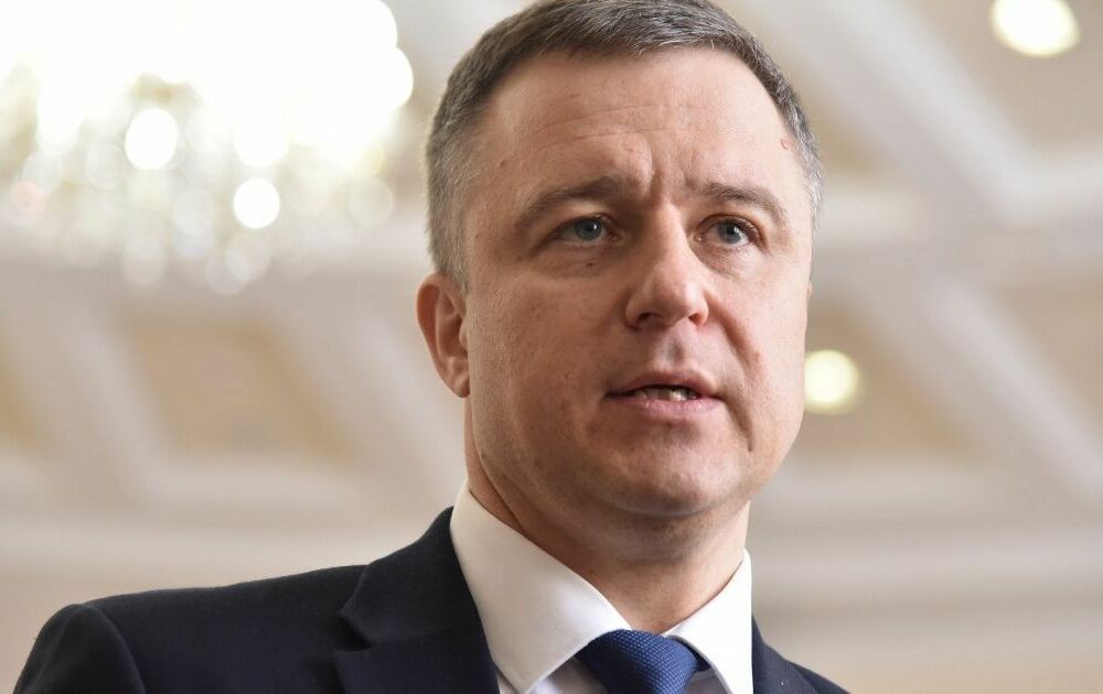 После трагедии в школе на Киевщине учителя собрали 10000 подписей против ТикТока