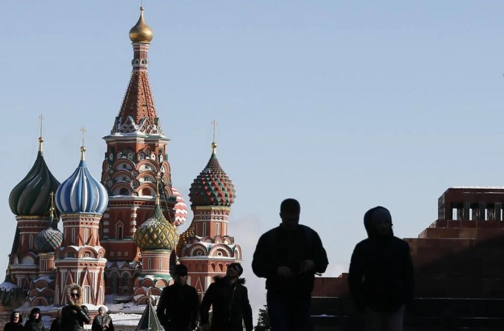 Американське посольство просить громадян США терміново залишити Росію