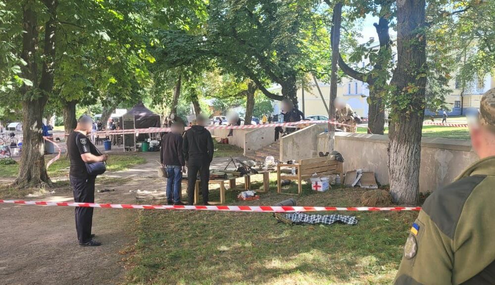 Камери зафіксували момент вибуху на виставці у Чернігові: відео