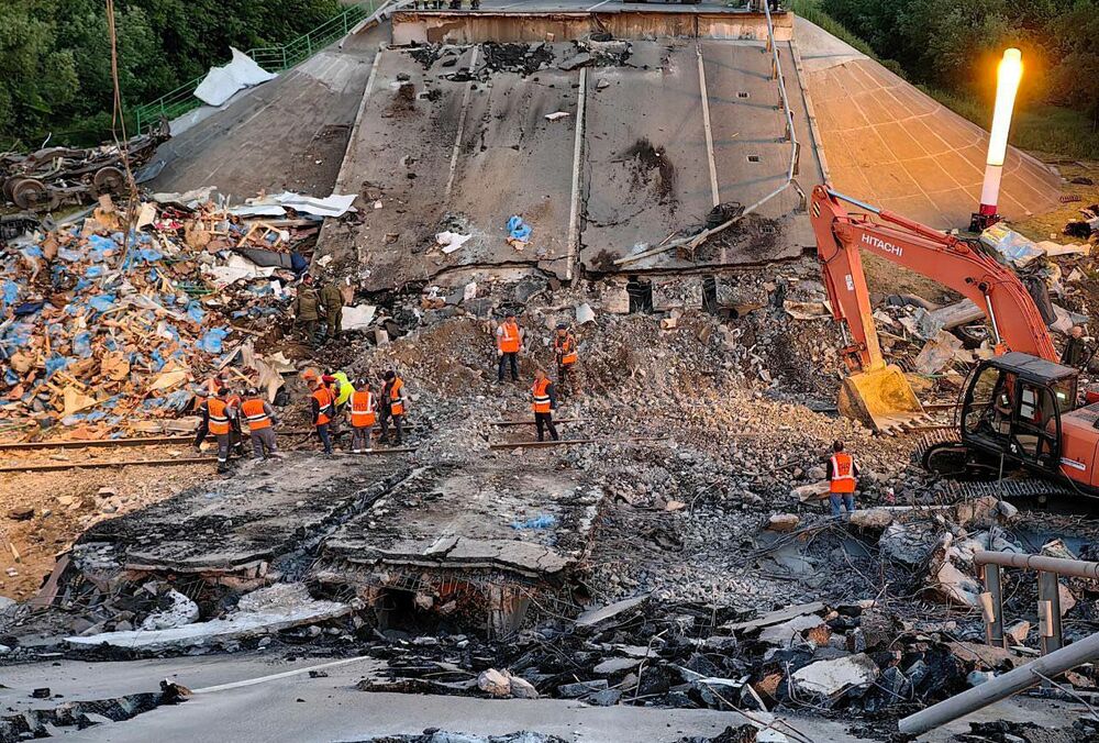 Россия обвинила в подрывах мостов в Брянской и Курской областях ”террористов киевского режима” Россия обвинила в подрывах мостов в Брянской и Курской областях ”террористов киевского режима”