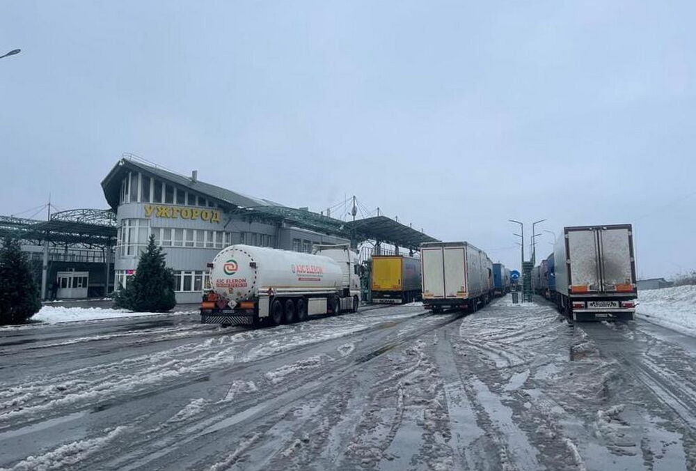 Україна та Польща домовилися частково розблокувати кордон Україна та Польща домовилися частково розблокувати кордон