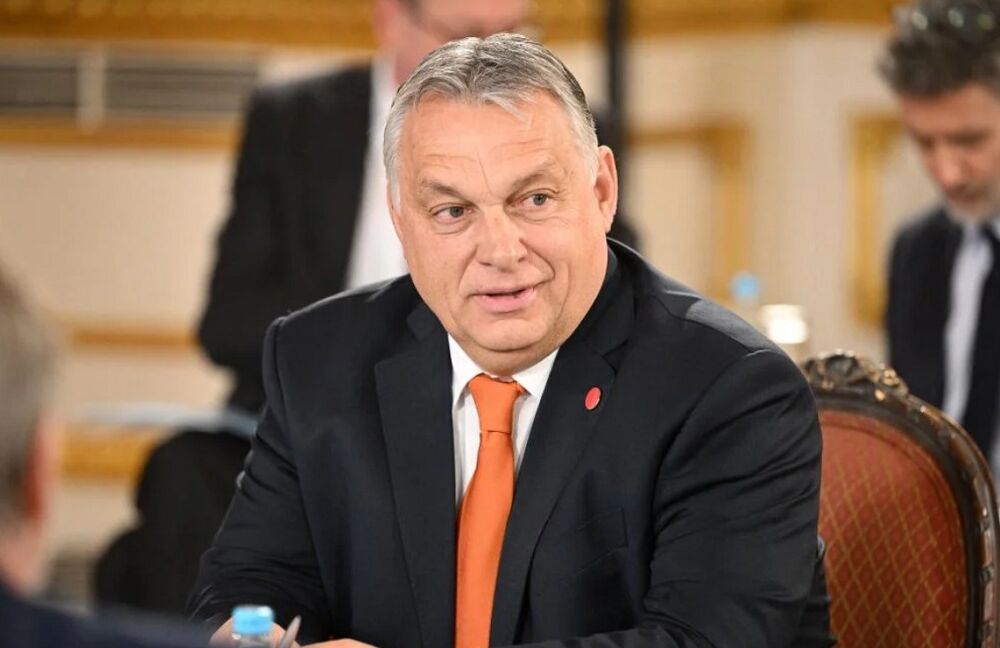 Орбан заговорил о необходимости роспуска Европарламента Орбан заговорил о необходимости роспуска Европарламента