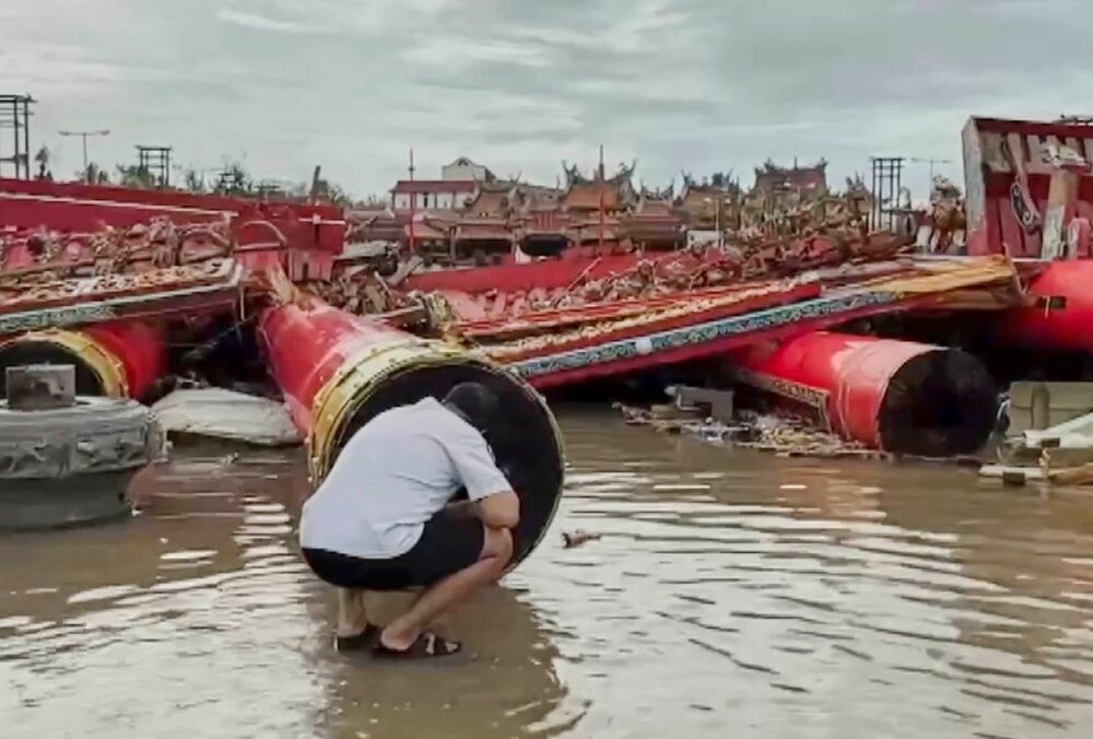 По Тайваню ударил мощный тайфун