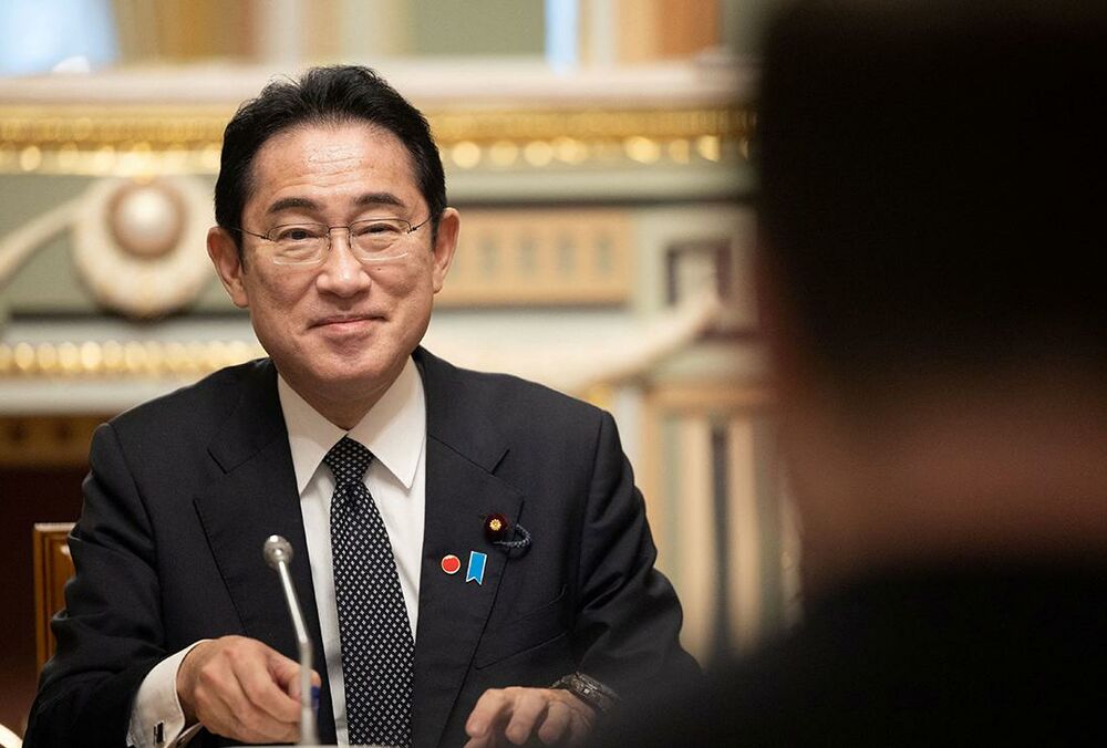 Японія передасть вантажівки для ЗСУ